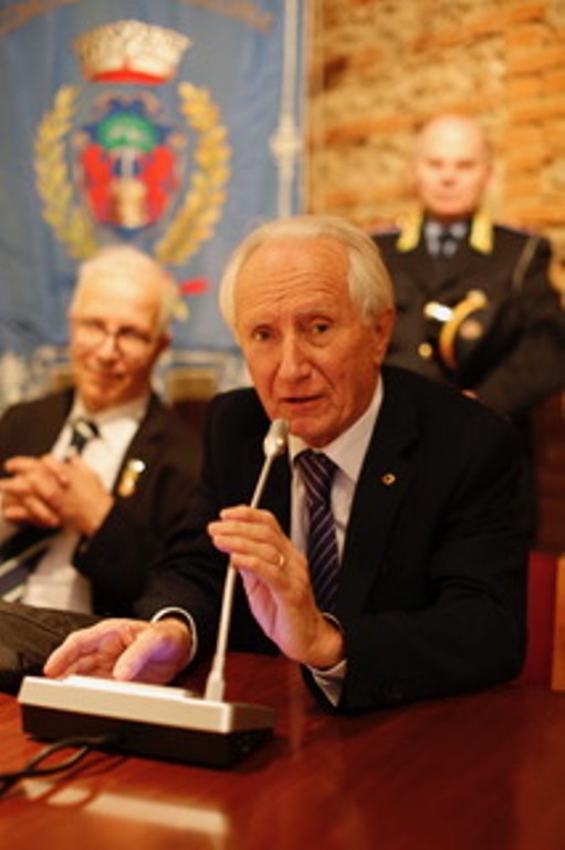 Rodolfo Vettorello, premio Nobel, poesie Lions Club Milano, Poetry