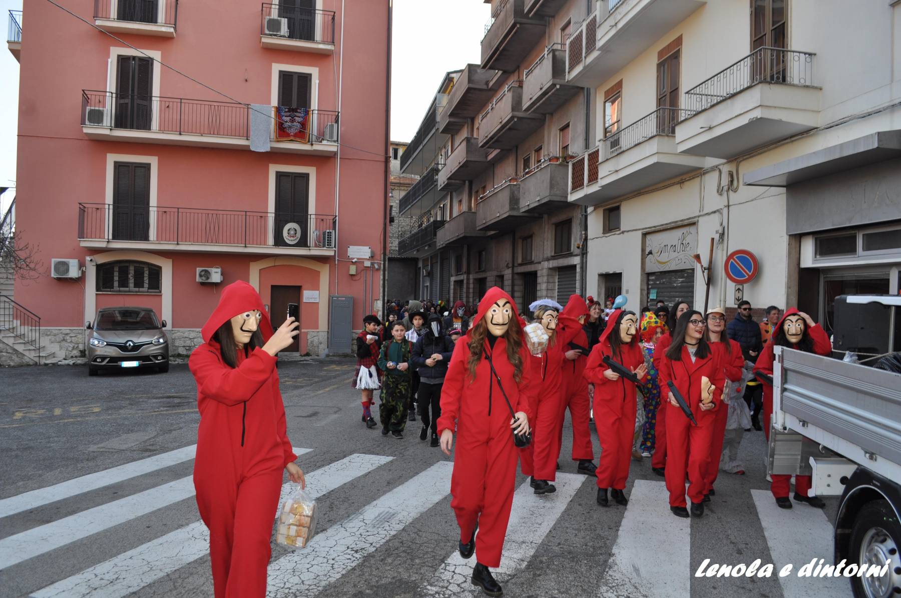 carnevale la casa di carta, la casa di carta carnevale a lenola, lenola viva