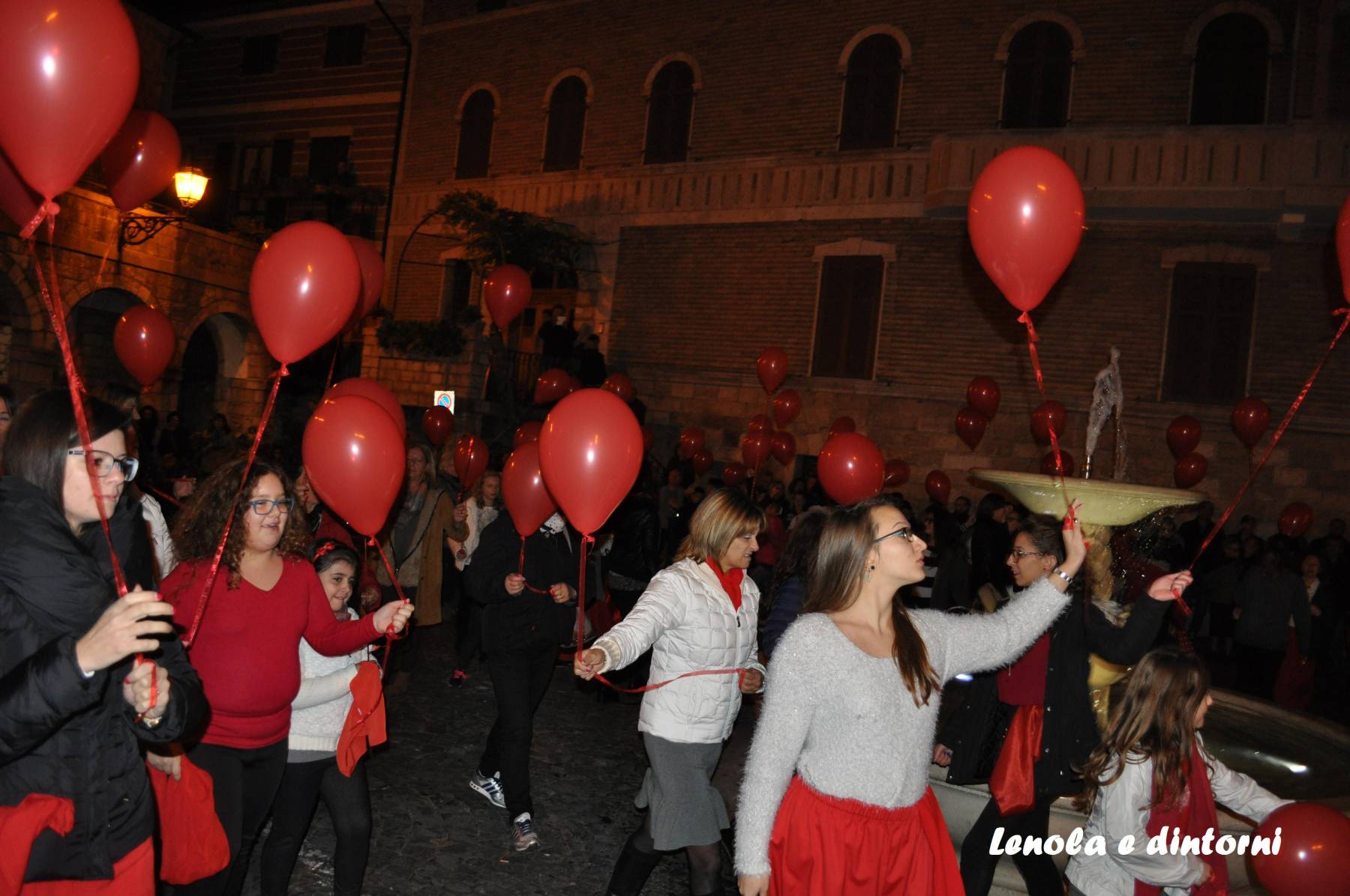 flash mob, lenola, violenza sulle donne