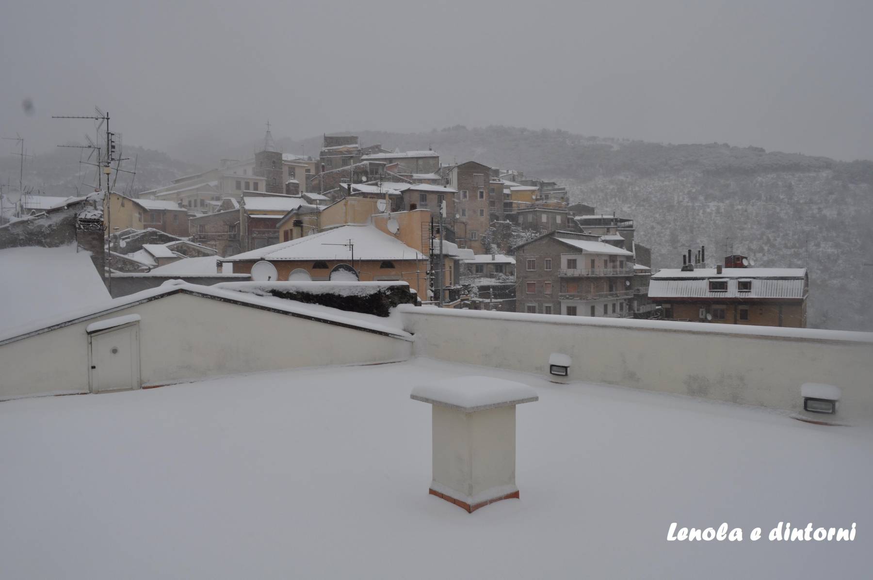 terrazza e tetti innevati, 26 febbraio 2018, neve a lenola