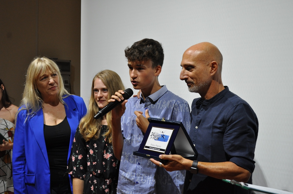 Il volto a metà, IIS Galilei Pacinotti Pisa, Simone Pecori, Inventa un film, sezione scuole, scuole 2022, vincitori scuole, Lenola, Dina Tomezzoli , corti scolastici