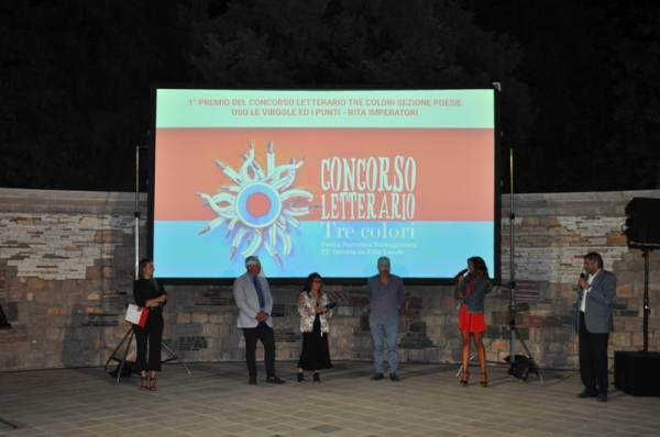 Concorso letterario Tre colori 2020, Poesie concorso letterario tre colori 2020, Inventa un film poesie, concorso letterario lenola, premiazione poesie 2020, premiazione poesie tre colori, rita imperatori, poesie lenola